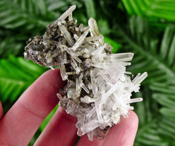 Quartz with Chlorite, Chlorite Quartz, Green Quartz, Raw Crystal, Natural Mineral, Crystal Cluster, Healing Crystal, Mineral Specimen B1827