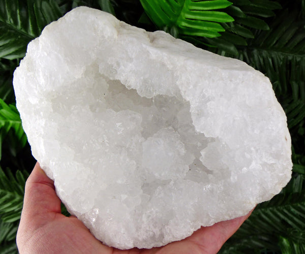 Amazing and Rare Big Quartz Geode, Raw Crystal, Natural Mineral, Healing Crystal, Mineral Specimen B3685